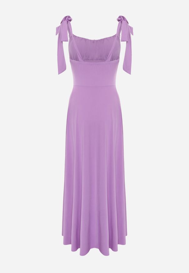 Renee - Fioletowa Długa Sukienka z Marszczonym Dekoltem i Wiązanymi Ramiączkami Rozvita. Kolor: fioletowy. Długość rękawa: na ramiączkach. Typ sukienki: rozkloszowane. Styl: wizytowy. Długość: maxi