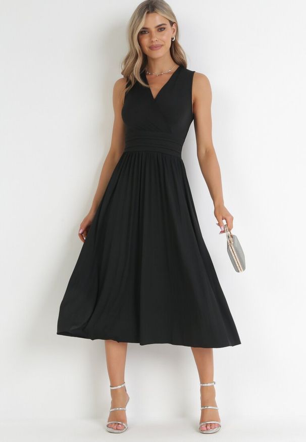 Born2be - Czarna Sukienka Midi Bez Rękawów z Plisowanym Dołem Dreana. Kolor: czarny. Długość rękawa: bez rękawów. Styl: elegancki. Długość: midi