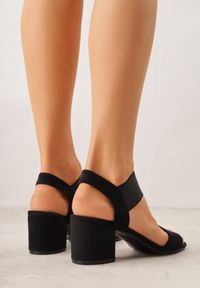 Born2be - Czarne Sandały z Imitacji Zamszu na Słupku Ianolis. Okazja: na co dzień. Kolor: czarny. Materiał: zamsz. Obcas: na słupku. Styl: casual, elegancki, klasyczny. Wysokość obcasa: średni #5