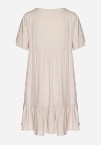 Born2be - Jasnobeżowa Sukienka z Bawełny o Rozkloszowanym Kroju z Wiązaniem przy Dekolcie Mepilea. Okazja: na co dzień. Kolor: beżowy. Materiał: bawełna. Długość rękawa: krótki rękaw. Sezon: wiosna, lato. Typ sukienki: rozkloszowane. Styl: elegancki, casual, klasyczny #4