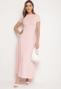 Born2be - Różowa Sukienka o Taliowanym Kroju z Krótkim Rękawem Liravise. Okazja: na co dzień. Kolor: różowy. Długość rękawa: krótki rękaw. Sezon: wiosna, lato. Typ sukienki: rozkloszowane. Styl: casual, elegancki, klasyczny #3
