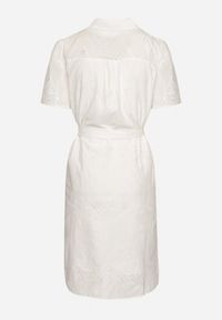 Born2be - Biała Haftowana Sukienka z Bawełny z Paskiem Elearotea. Okazja: na co dzień. Kolor: biały. Materiał: bawełna. Długość rękawa: krótki rękaw. Wzór: haft. Typ sukienki: koszulowe. Styl: casual #5