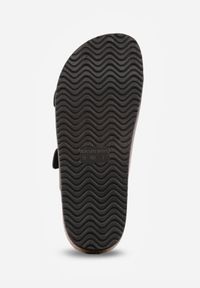 Born2be - Szare Klapki z Imitacji Zamszu z Korkową Podeszwą i Klamrami Chalose. Okazja: na co dzień. Kolor: szary. Materiał: zamsz. Styl: casual #5