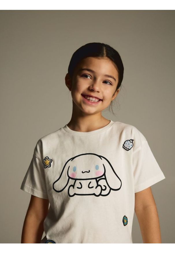 Reserved - T-shirt Cinnamoroll - złamana biel. Materiał: bawełna