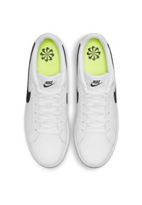 Buty Nike Court Royale 2 Next Nature, Dla obu płci. Kolor: pomarańczowy, biały, wielokolorowy, brązowy. Materiał: skóra ekologiczna, materiał. Model: Nike Court