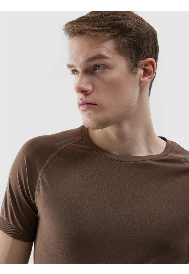4f - 4F Koszulka bezszwowa do biegania w terenie męska - brązowa L/XL. Kolor: brązowy. Materiał: dzianina, syntetyk, materiał, poliester, skóra. Długość rękawa: raglanowy rękaw. Długość: długie. Wzór: gładki, ze splotem. Sport: fitness, bieganie