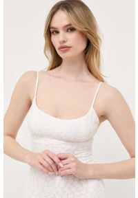 BARDOT - Bardot sukienka kolor biały maxi dopasowana. Kolor: biały. Materiał: tkanina, skóra. Długość rękawa: na ramiączkach. Typ sukienki: dopasowane. Długość: maxi #2