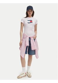 Tommy Jeans T-Shirt DW0DW22781 Różowy Regular Fit. Kolor: różowy. Materiał: bawełna #2