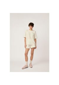 Szorty Kubota ecru damskie. Materiał: dresówka, materiał. Długość: krótkie. Sezon: lato #1