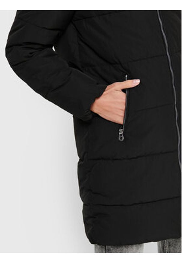 only - ONLY Kurtka zimowa Dolly 15205369 Czarny Regular Fit. Kolor: czarny. Materiał: syntetyk. Sezon: zima