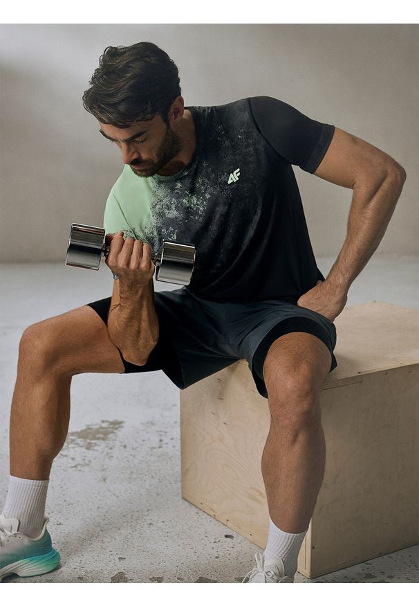 4f - 4F Koszulka treningowa regular szybkoschnąca męska - zielona XL. Kolor: zielony. Materiał: skóra. Sport: fitness