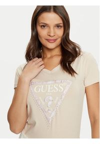 Guess T-Shirt W5RI21 J1314 Beżowy Regular Fit. Kolor: beżowy. Materiał: bawełna