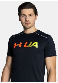 Koszulka do biegania męska Under Armour Run Graphic Print Czarny. Kolor: czarny. Materiał: materiał. Wzór: nadruk. Sport: bieganie