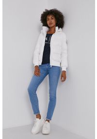Armani Exchange kurtka puchowa damska kolor biały zimowa. Okazja: na co dzień. Kolor: biały. Materiał: puch. Sezon: zima. Styl: casual #3