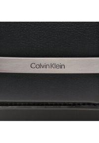 Calvin Klein Torebka Bar Hardware Crossbody K60K610732 Czarny. Kolor: czarny. Materiał: skórzane