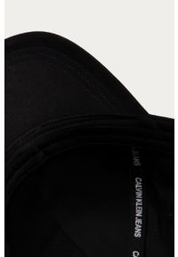 Calvin Klein Jeans - Czapka. Kolor: czarny. Materiał: tkanina, bawełna. Wzór: aplikacja #2