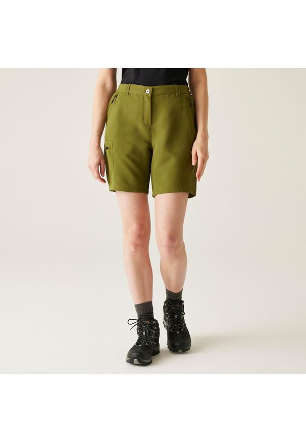 Regatta - Spodenki turystyczne damskie Chaska. Kolor: zielony. Materiał: tkanina. Sport: turystyka piesza