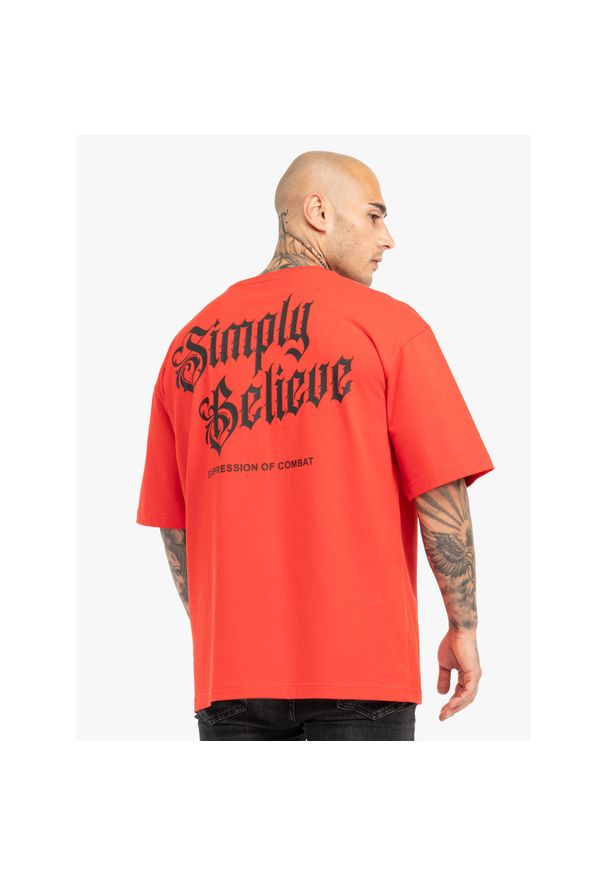 TAPOUT - Koszulka Tapout Simply Believe. Kolor: czerwony, czarny, wielokolorowy. Wzór: nadruk