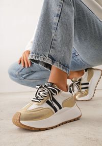 Renee - Złote Streetwearowe Sneakersy Chunky VICES na Platformie Ilnatea. Okazja: na co dzień. Kolor: złoty. Materiał: jeans. Obcas: na platformie. Sport: fitness #6
