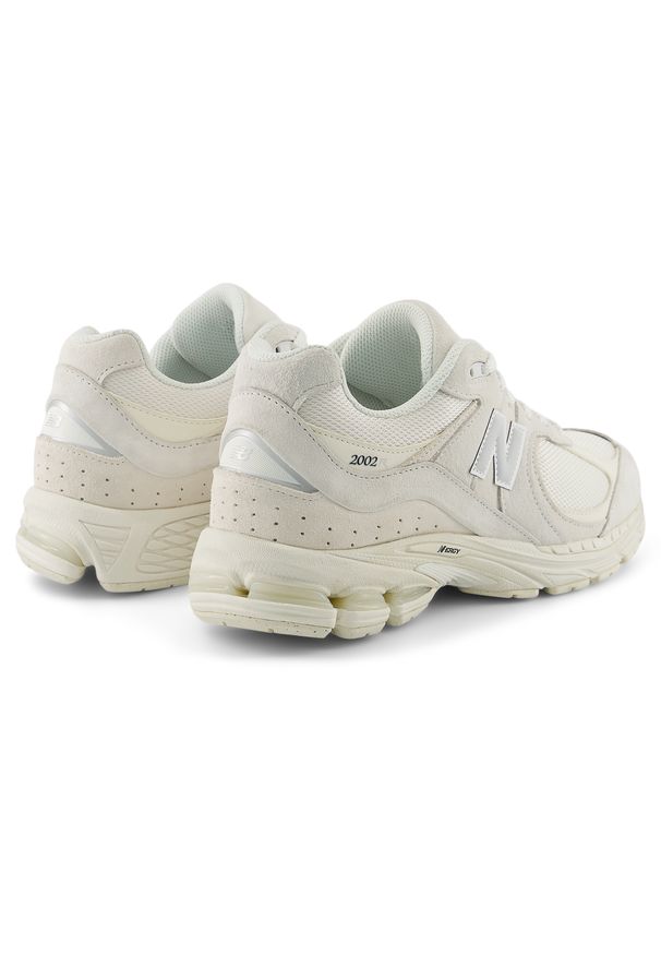 Buty unisex New Balance U20025PO – beżowe. Kolor: beżowy. Materiał: zamsz, guma. Szerokość cholewki: normalna