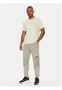 EA7 Emporio Armani T-Shirt 7M000149 AF14772 U9004 Beżowy Regular Fit. Kolor: beżowy. Materiał: bawełna