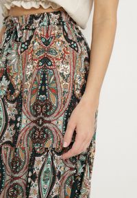 Born2be - Beżowo-Czarna Wiskozowa Spódnica ze Wzorem Paisley Ellishea. Okazja: na co dzień. Kolor: beżowy. Materiał: wiskoza. Wzór: paisley. Styl: boho, elegancki, casual