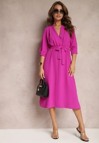 Renee - Fuksjowa Sukienka Canopis. Typ kołnierza: dekolt kopertowy. Kolor: różowy. Materiał: tkanina, materiał. Typ sukienki: kopertowe. Styl: elegancki. Długość: midi #4