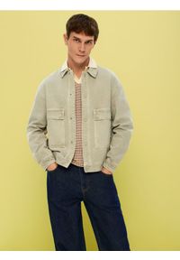 Reserved - Jeansowa kurtka z efektem sprania - zielony. Kolor: zielony. Materiał: jeans #1