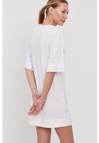 Emporio Armani Underwear Sukienka kolor biały mini prosta. Okazja: na co dzień. Kolor: biały. Materiał: dzianina. Wzór: nadruk. Typ sukienki: proste. Styl: casual. Długość: mini #2