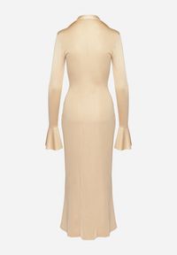 Born2be - Beżowa Koktajlowa Sukienka z Usztywnioną Linią Ramion i Rozkloszowanymi Rękawami Semirienne. Kolor: beżowy. Wzór: aplikacja. Styl: wizytowy #4