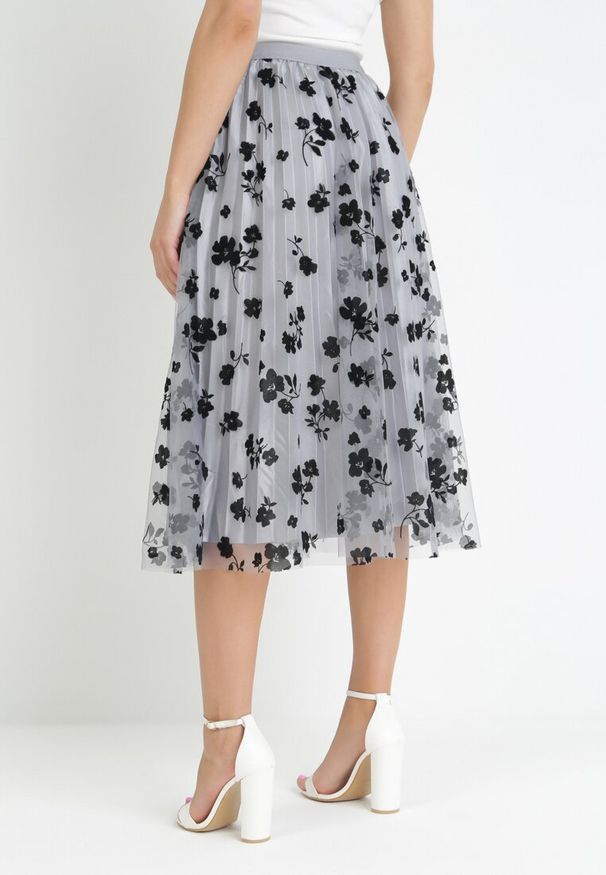 Born2be - Szara Tiulowa Spódnica z Welurowym Wzorem w Kwiaty i Gumką w Pasie Iyosi. Kolor: szary. Materiał: welur, tiul. Wzór: kwiaty