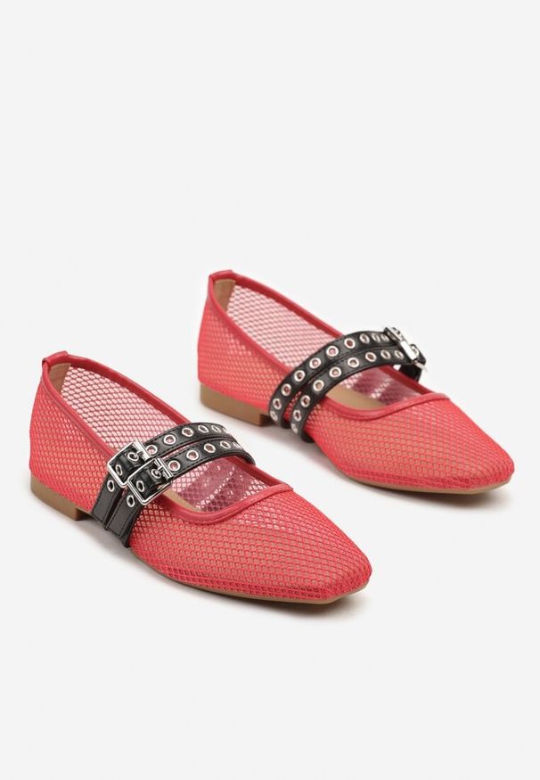 Renee - Czerwone Siateczkowe Balerinki z Dwoma Paskami Tirlevi. Okazja: na co dzień. Zapięcie: pasek. Kolor: czerwony. Styl: elegancki, casual