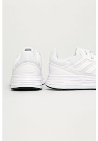 Adidas - adidas - Buty Galaxy 5. Nosek buta: okrągły. Zapięcie: sznurówki. Kolor: biały. Materiał: syntetyk, materiał, skóra ekologiczna, guma. Szerokość cholewki: normalna. Model: Adidas Cloudfoam #4