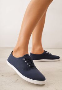 Born2be - Granatowe Tenisówki na Płaskiej Podeszwie ze Wzorem w Kropki i Sznurowaniem Ceriana. Okazja: na co dzień. Zapięcie: sznurówki. Kolor: niebieski. Materiał: jeans, materiał. Wzór: kropki. Obcas: na płaskiej podeszwie. Styl: casual #6