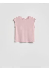Reserved - Top z modalem - pastelowy róż. Kolor: różowy. Materiał: dzianina