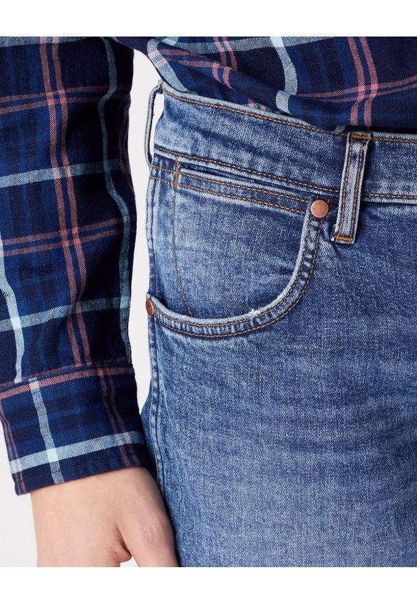 Wrangler - WRANGLER LARSTON MĘSKIE SPODNIE JEANSOWE DARK INDIGO W18S59X1E 112324510