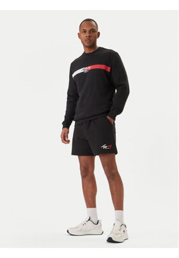 Tommy Jeans Szorty sportowe Signature DM0DM23017 Czarny Regular Fit. Kolor: czarny. Materiał: bawełna. Styl: sportowy