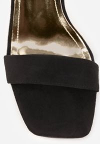 Born2be - Czarno-Złote Sandały na Szpilce z Paskiem Wokół Kostki Trisven. Okazja: na co dzień. Zapięcie: pasek. Kolor: czarny. Obcas: na szpilce. Styl: elegancki, klasyczny, casual #5