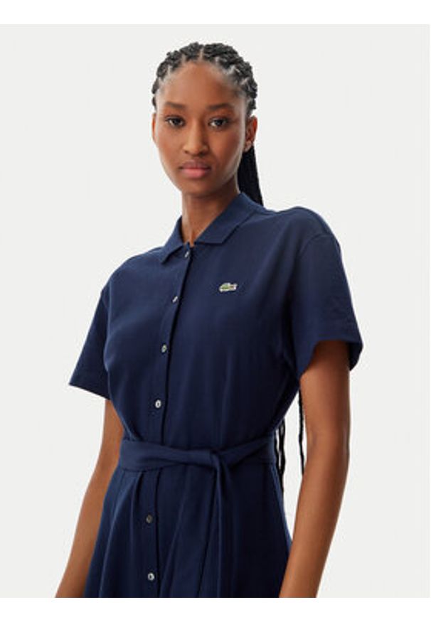 Lacoste Sukienka koszulowa EF9621 Granatowy Regular Fit. Kolor: niebieski. Materiał: bawełna. Typ sukienki: koszulowe