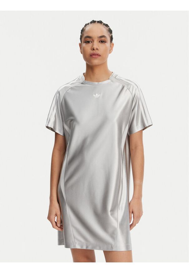 Adidas - adidas Sukienka codzienna adicolor Teamgeist JD0262 Szary Loose Fit. Okazja: na co dzień. Kolor: szary. Materiał: syntetyk. Typ sukienki: proste. Styl: casual