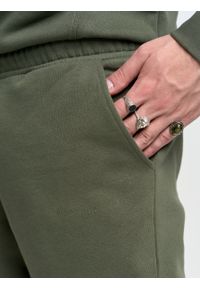 Big-Star - Spodnie męskie dresowe khaki William 303/ Hector 303. Kolor: zielony. Materiał: dresówka #6
