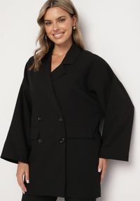 Born2be - Czarna Marynarka Oversize Dwurzędowa z Imitacją Kieszeni Tinnielle. Okazja: na co dzień. Kolor: czarny. Materiał: jeans. Styl: wizytowy, casual