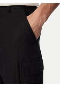 Calvin Klein Jeans Spodnie cargo LV04RF611G Czarny Relaxed Fit. Kolor: czarny. Materiał: bawełna #5