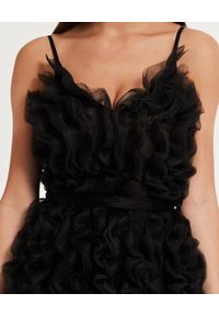 LANA NGUYEN - Czarna tiulowa sukienka Mini Waves. Kolor: czarny. Materiał: tiul. Długość rękawa: na ramiączkach. Styl: wizytowy. Długość: mini #4