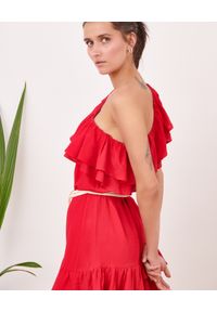 BY CABO - Sukienka mini z falbanami SEVILLE. Kolor: czerwony. Materiał: materiał. Sezon: lato. Typ sukienki: rozkloszowane, asymetryczne. Długość: mini