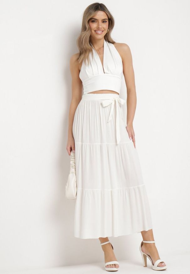 Born2be - Biała Wiskozowa Spódnica Maxi Rozkloszowana z Paskami Saosa. Okazja: na co dzień. Kolor: biały. Materiał: wiskoza. Wzór: paski. Styl: casual, klasyczny