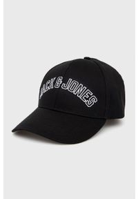 Jack & Jones czapka bawełniana kolor czarny z aplikacją. Kolor: czarny. Materiał: bawełna. Wzór: aplikacja