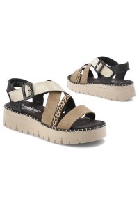 Sandały damskie Rieker, cholewka ze skóry ekologicznej z ozdobnymi paskami i motywem zwierzęcym regulowane zapięcie na sprzączkę, multi, V1063-90. Okazja: na co dzień, na spacer. Zapięcie: pasek. Kolor: beżowy. Materiał: skóra ekologiczna. Wzór: motyw zwierzęcy. Sezon: lato. Styl: elegancki, wakacyjny, casual #5