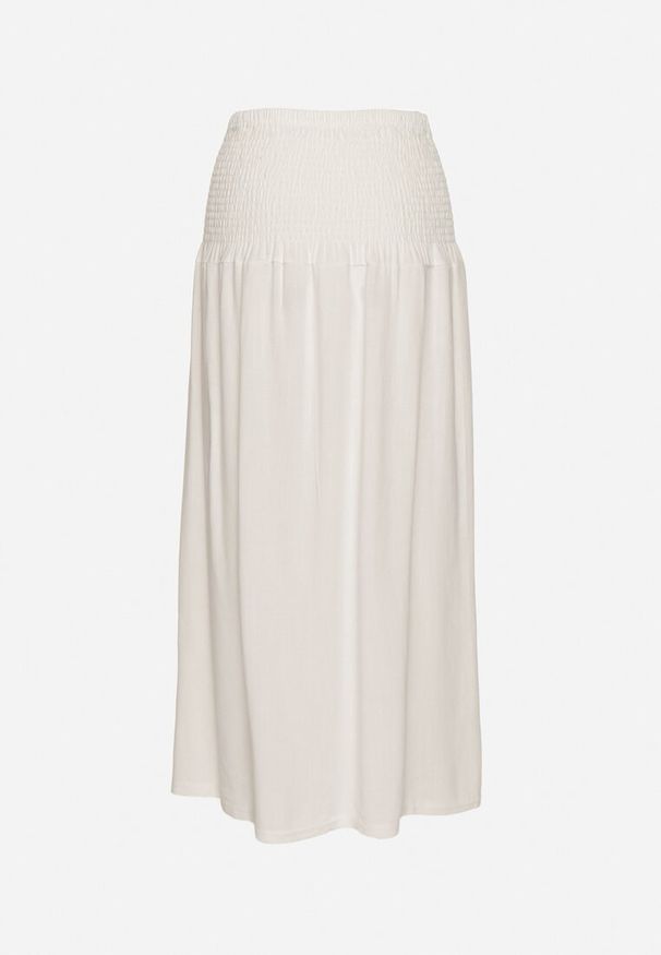 Born2be - Biała Rozkloszowana Spódnica z Lnem Wiskozą i Wysokim Stanem Lumesare. Okazja: na spacer. Stan: podwyższony. Kolor: biały. Materiał: len, wiskoza. Sezon: lato