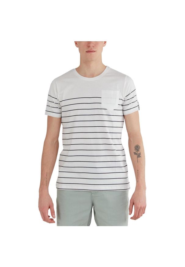 FUNDANGO - T-shirt męski Fundango Jaggy Pocket z krótkim rękawem. Kolor: biały. Długość rękawa: krótki rękaw. Długość: krótkie